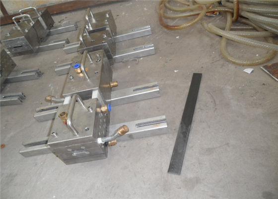 Хорошая цена. Производственная линия ПВХ WPC Profile Machine WPC PVC Window Door Plastic Profile с экструдером с двумя винтами онлайн