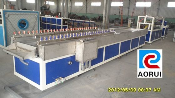 Хорошая цена. Линия штранг-прессования профиля шкафа ВПК пластиковая, машинное оборудование продукции профиля софы ВПК онлайн